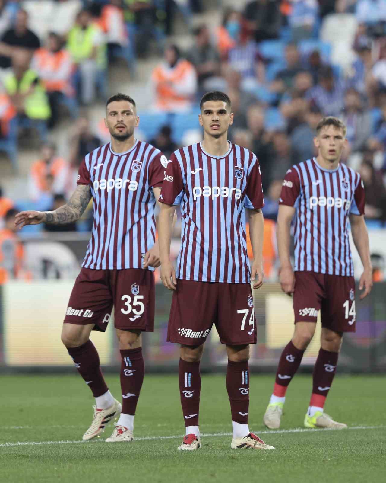 Trendyol S&uuml;per Lig: Trabzonspor: 0 - Samsunspor: 1 (İlk yarı)
