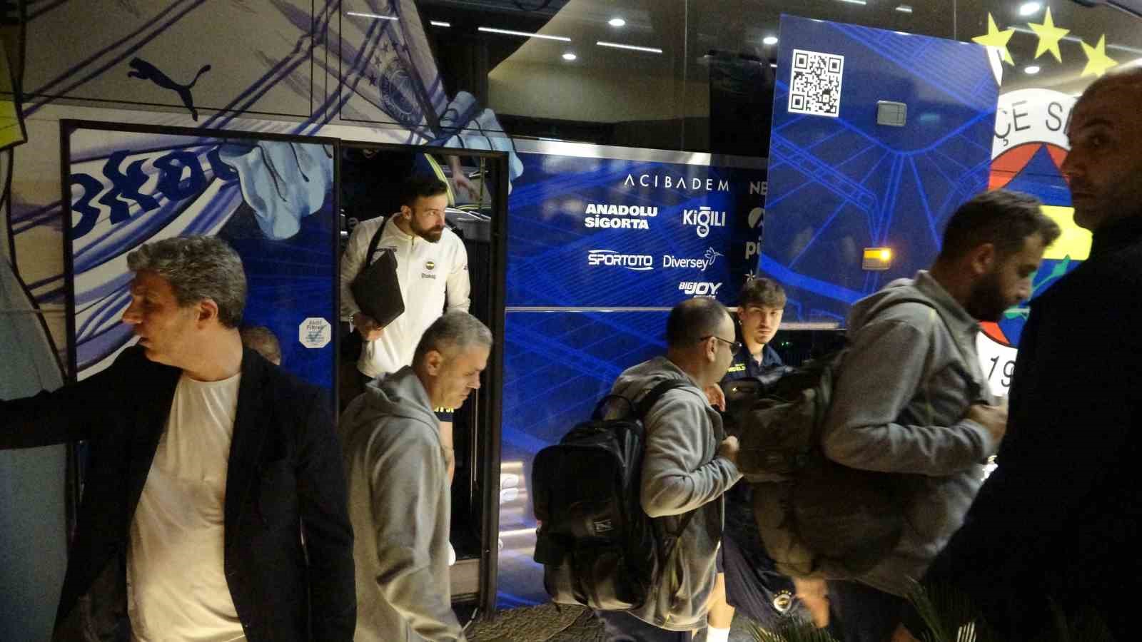 Fenerbahçe Mersin’e geldi