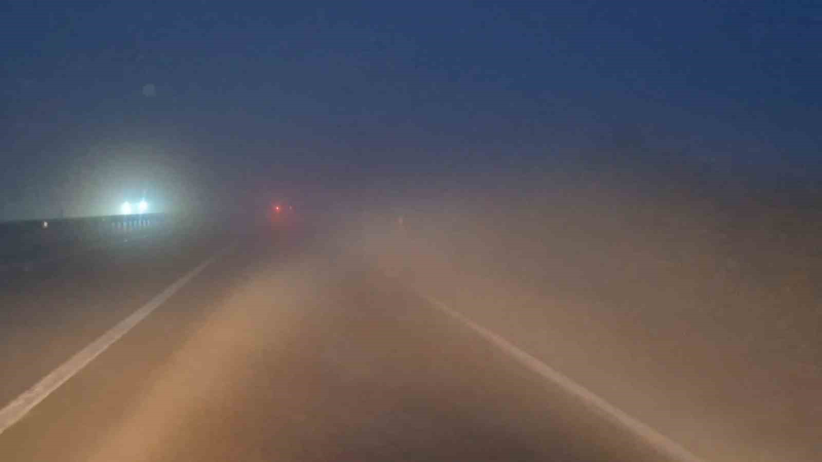 Tekirdağ-Malkara yolunda yoğun sis ve sağanak yağış etkili oldu