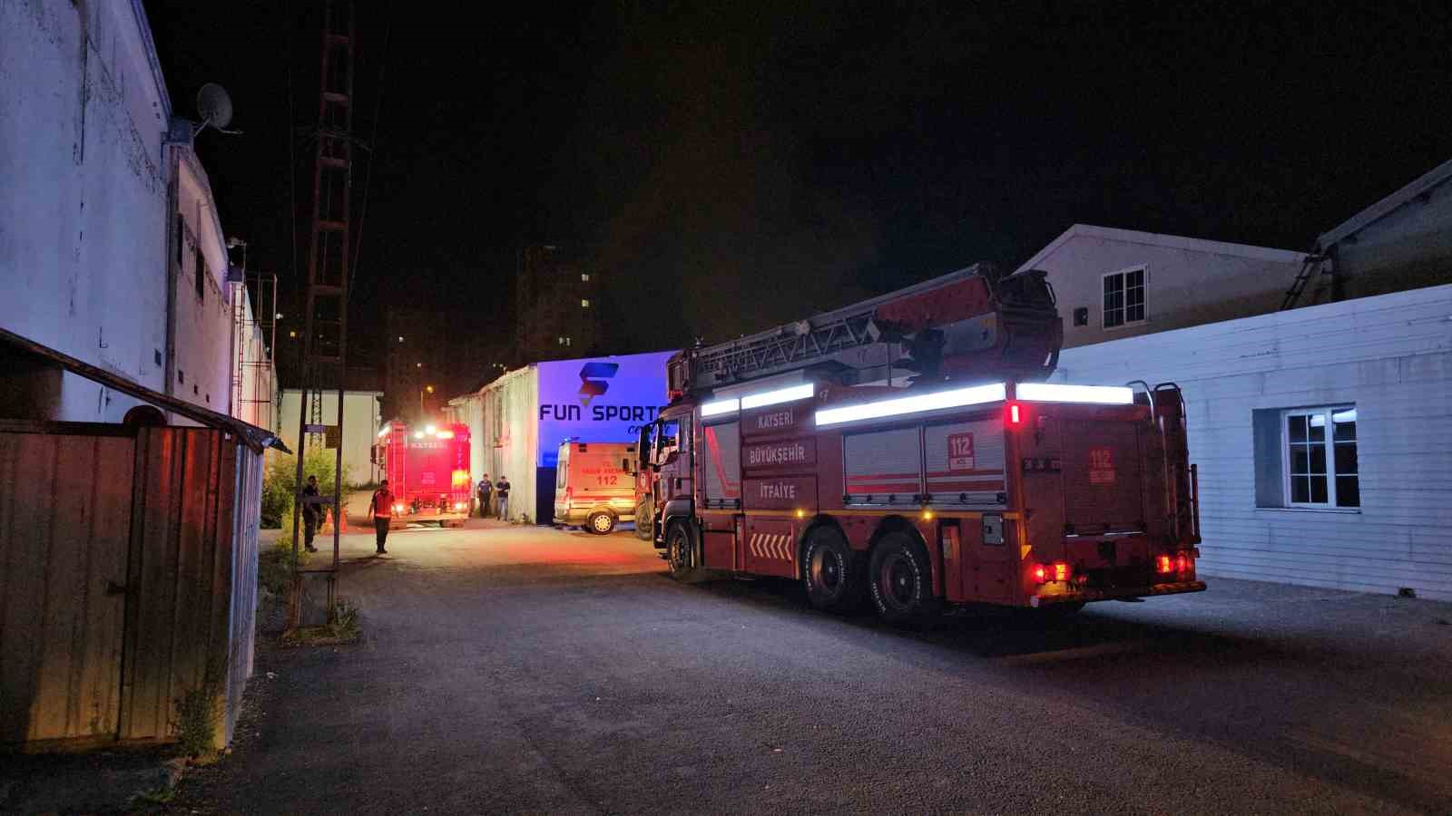 Kayseri’de mobilya fabrikasında yangın