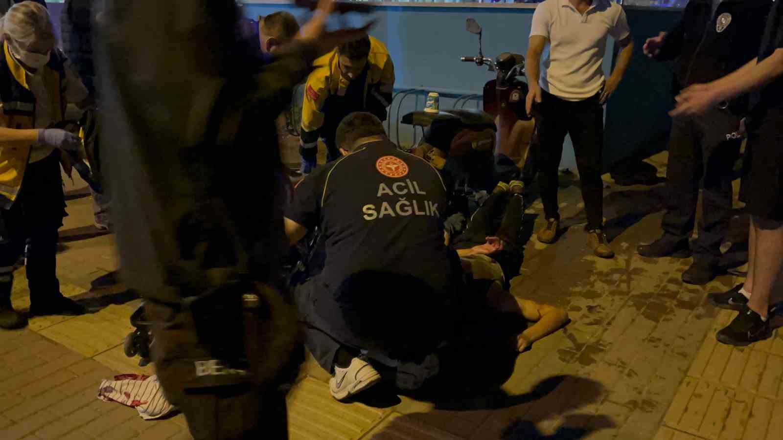 Bursa&rsquo;da bı&ccedil;aklı kavga: 3 yaralı
