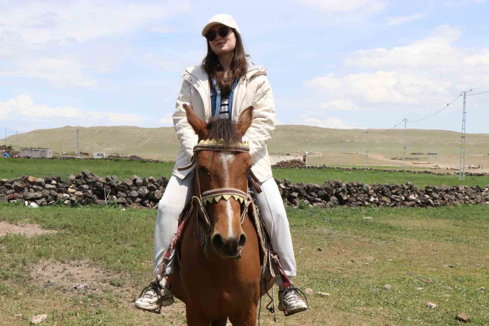 &Ouml;ğretmenlerin doğada ilk deneyimi
