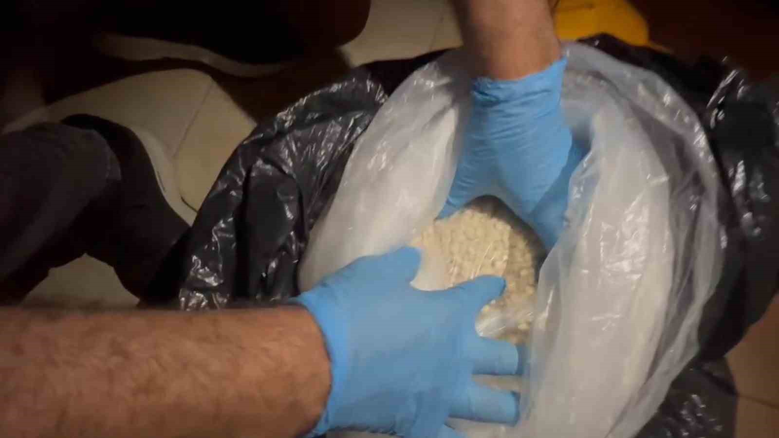 Polis tam 58 kilo 310 gram uyuşturucu hap ele ge&ccedil;irdi: 4 g&ouml;zaltı
