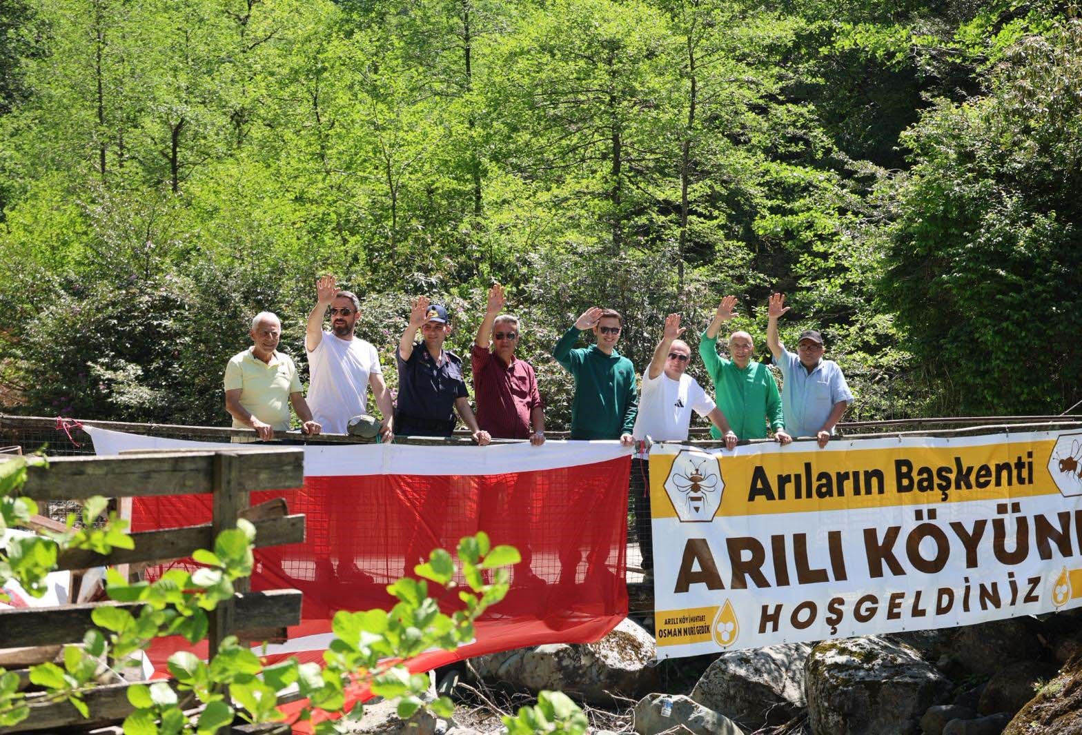 Mençuna Şelalesi’ne doğa yürüyüşü düzenlendi