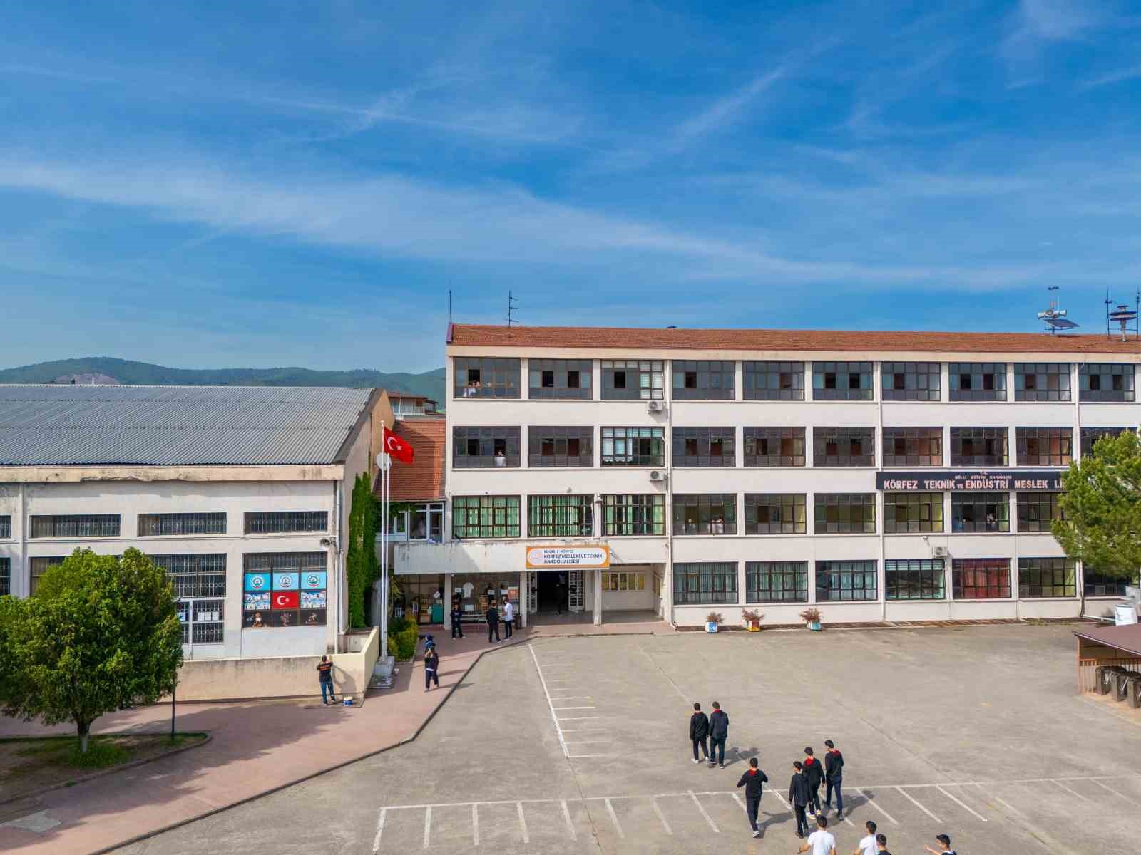 Fabrika gibi lise
