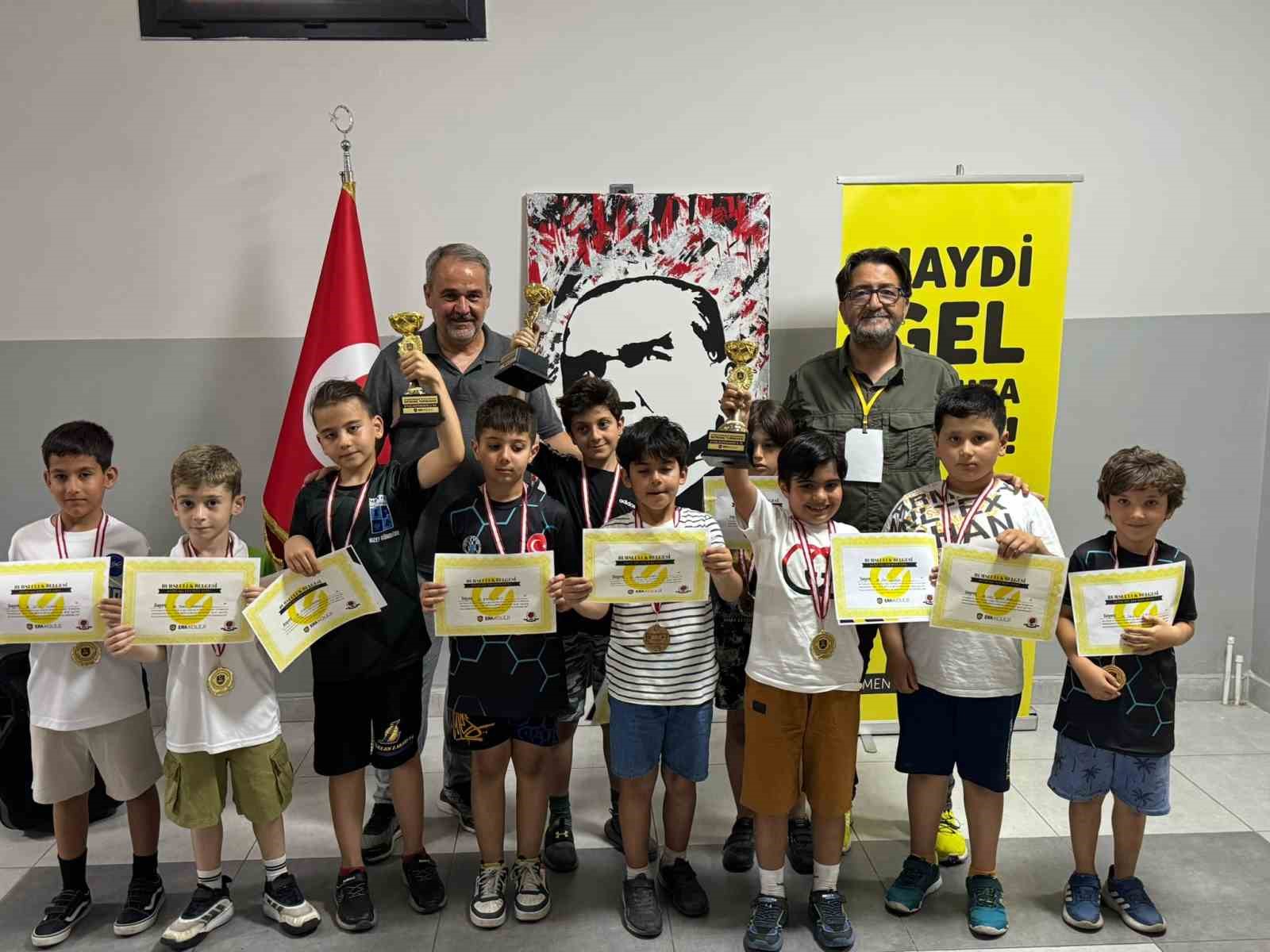 İzmir’de, 19 Mayıs satranç turnuvasına 110 sporcu katıldı