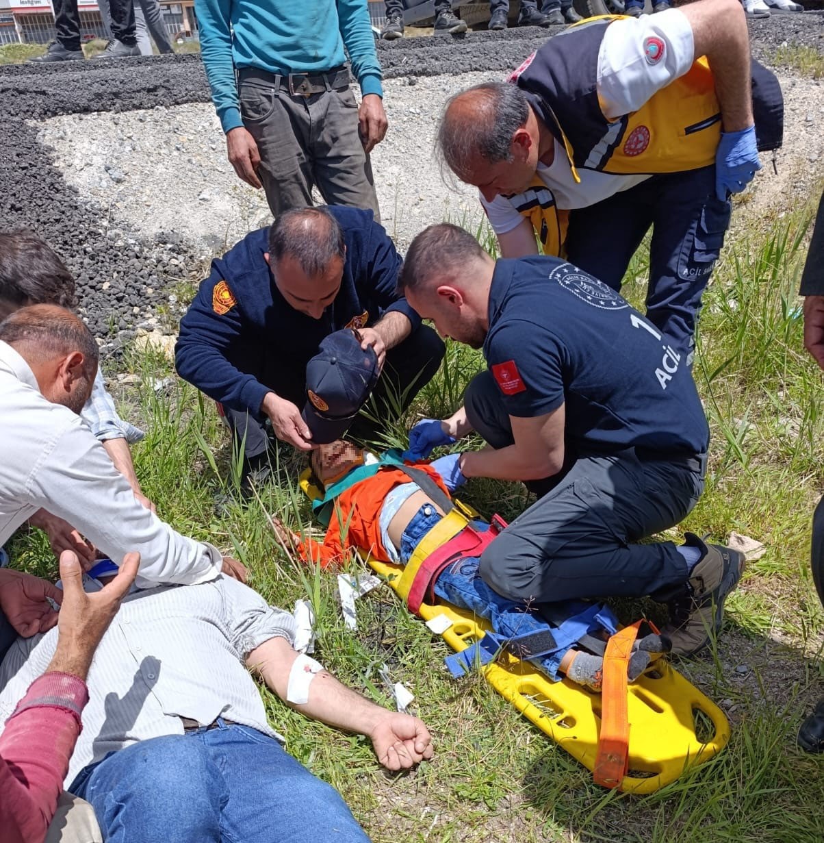&Ccedil;aldıran&rsquo;da trafik kazası: 8 yaralı
