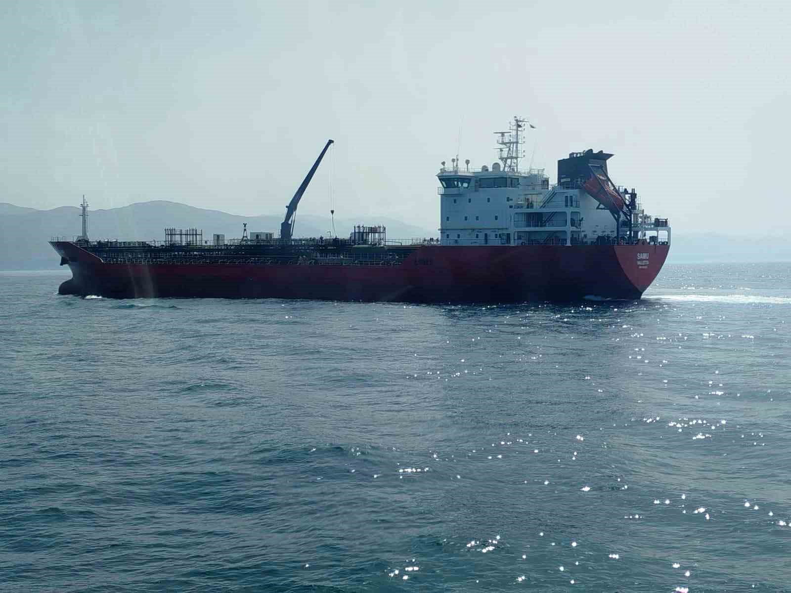 Karadeniz&rsquo;de rahatsızlanan gemi personeli i&ccedil;in ekipler seferber oldu
