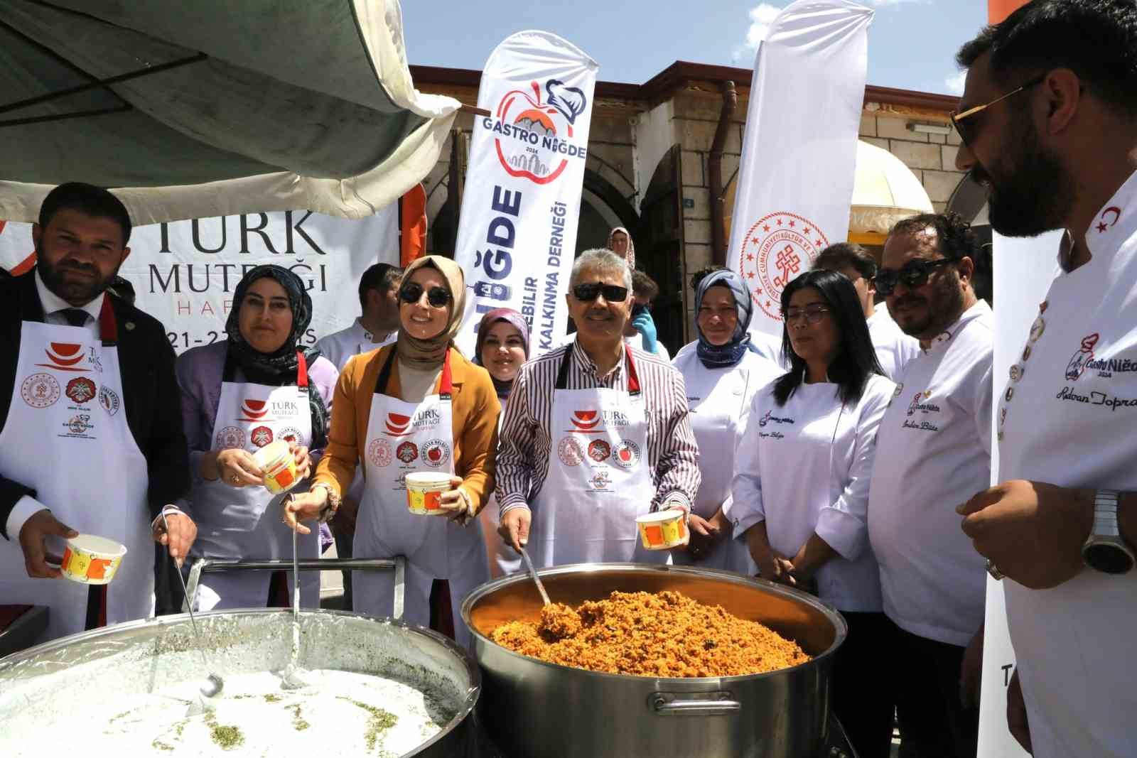G&uuml;m&uuml;şler Manastırı&rsquo;nda "S&uuml;rd&uuml;r&uuml;lebilir Niğde Mutfağı" etkinliği d&uuml;zenlendi
