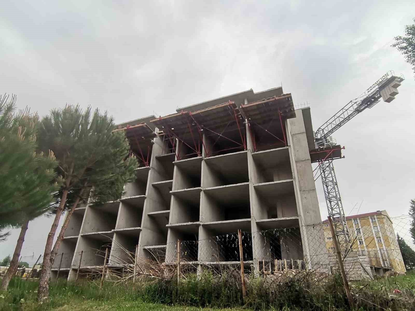 Gediz’de 5.etap TOKİ konutları hızla yükseliyor