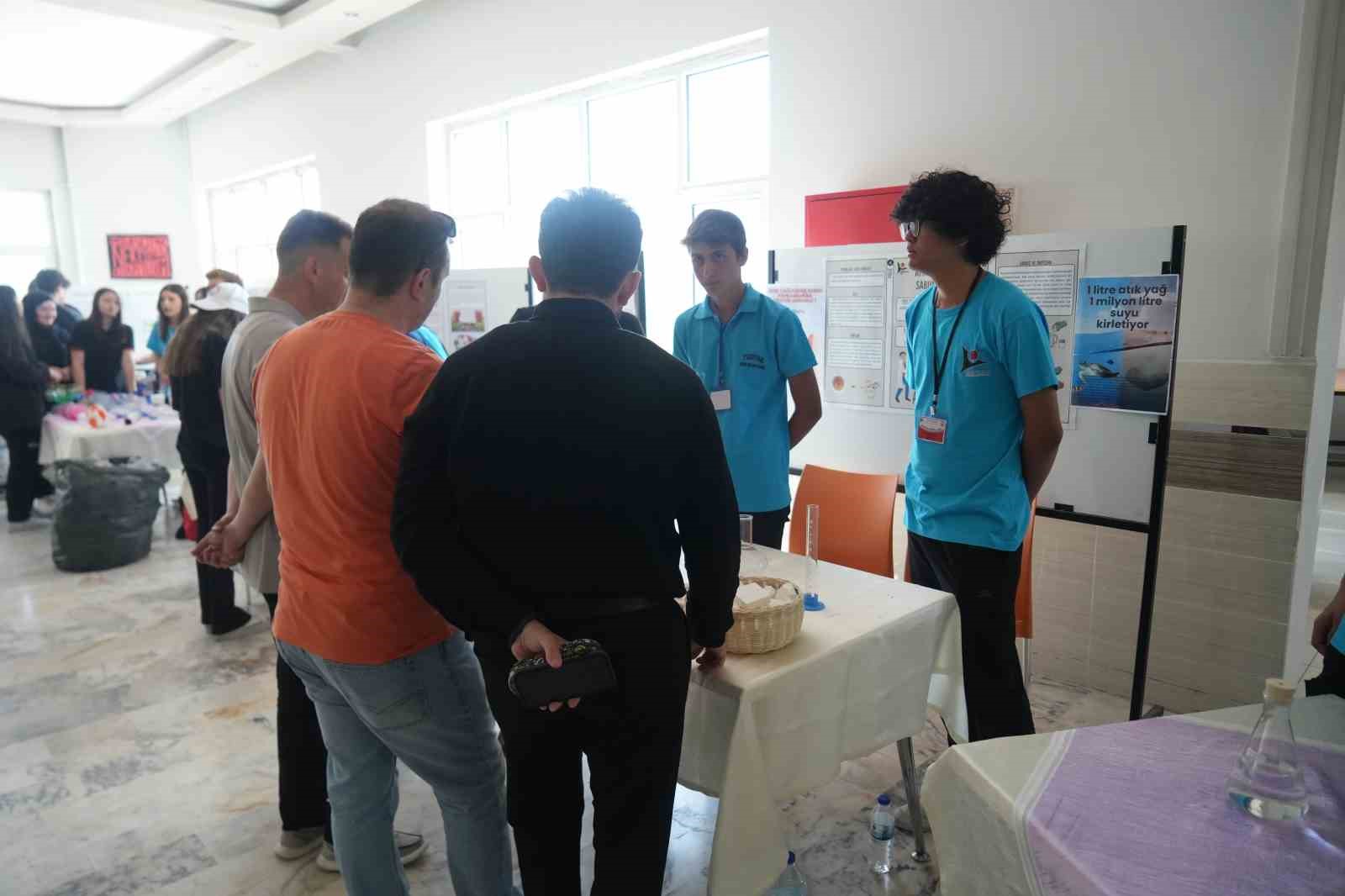 Niğde&rsquo;de &ouml;ğrenciler geliştirdikleri faydalı projeleri tanıttı
