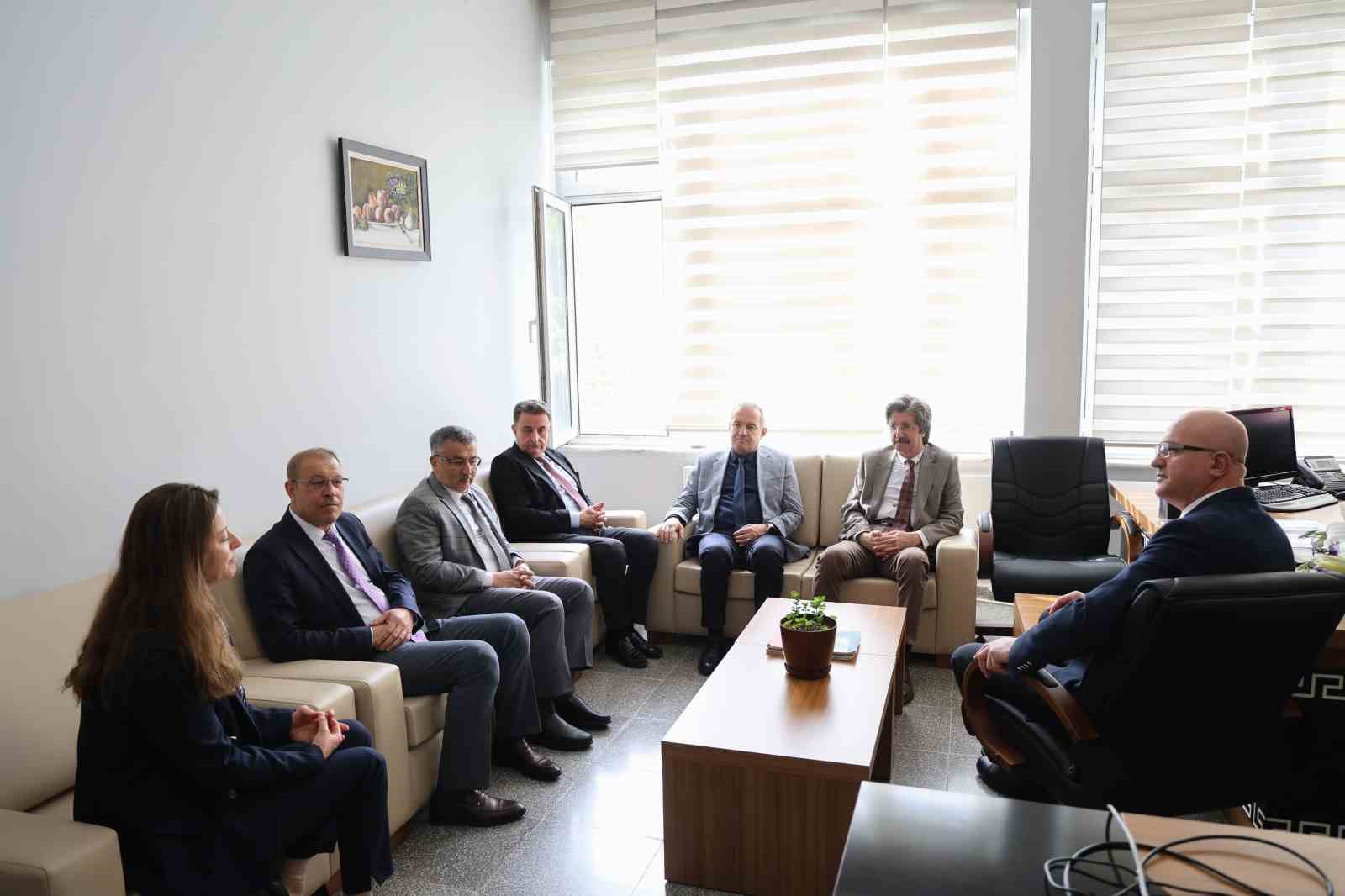 BUÜ’de görev değişimleri