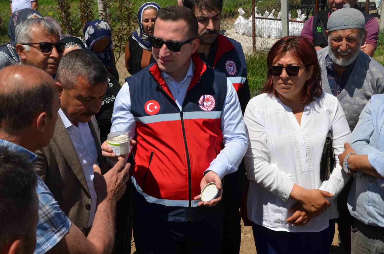 Niğde&rsquo;de &uuml;reticilere 33 bin adet salep yumrusu dağıtıldı
