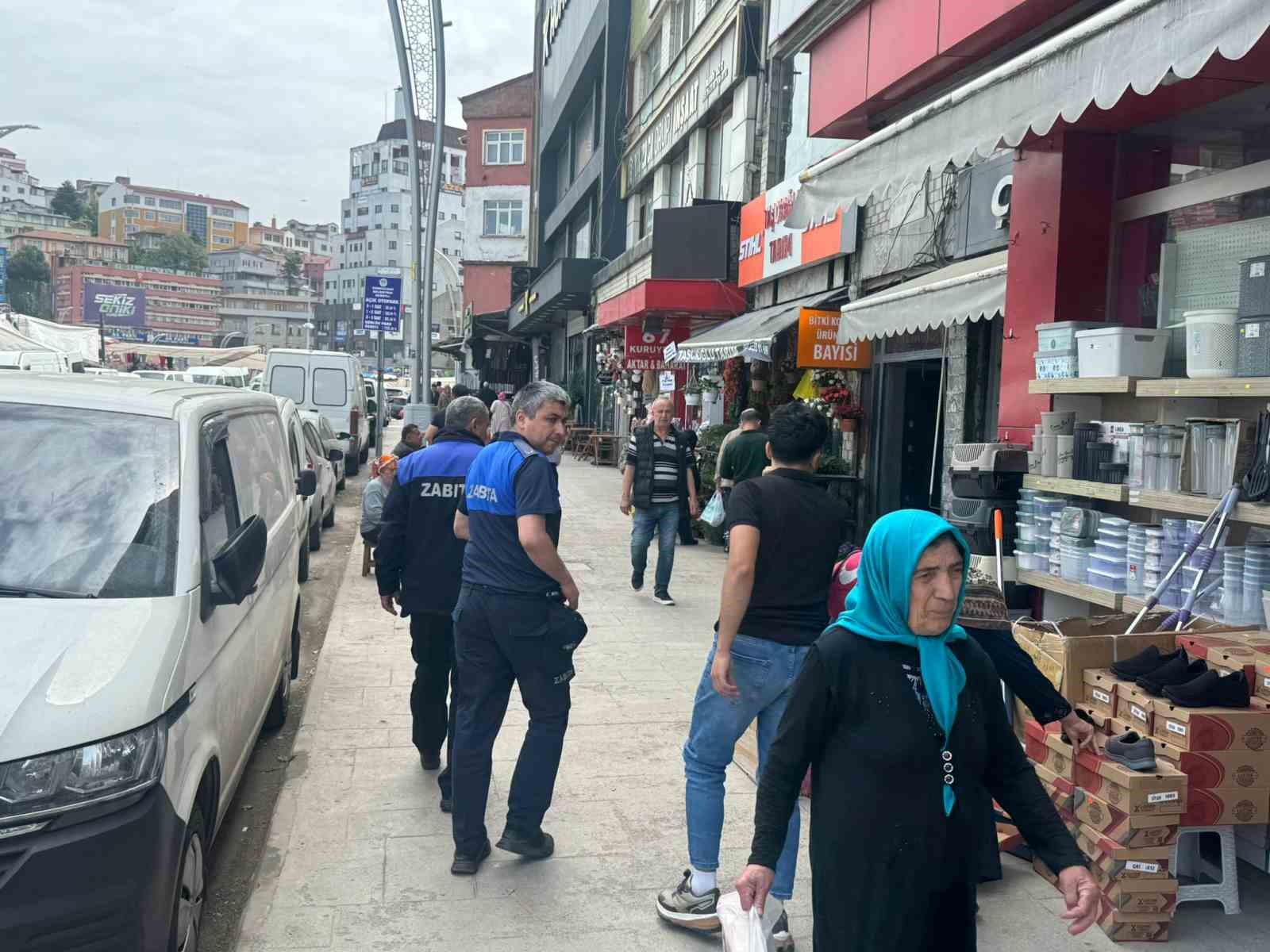 Zonguldak’ta kaldırım işgaline karşı denetim; esnafa uyarı yapıldı