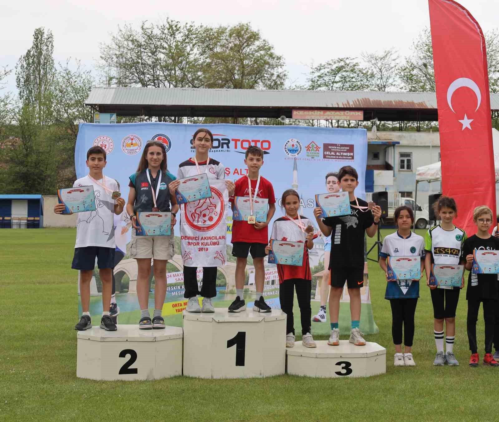 Manisalı sporculardan Oryantiring Türkiye Şampiyonası’nda büyük başarı
