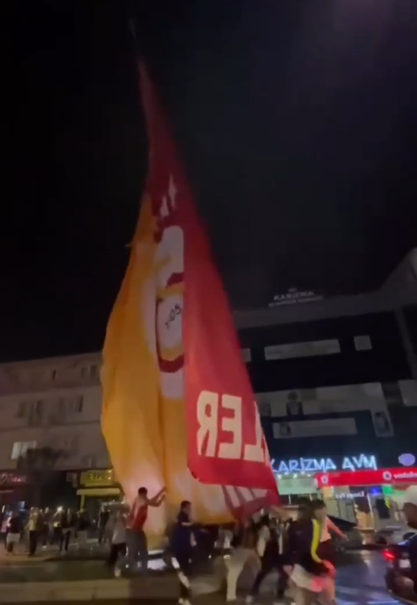 Yalova’da Galatasaray bayraklarına saldıran 3 Fenerbahçe taraftarına gözaltı