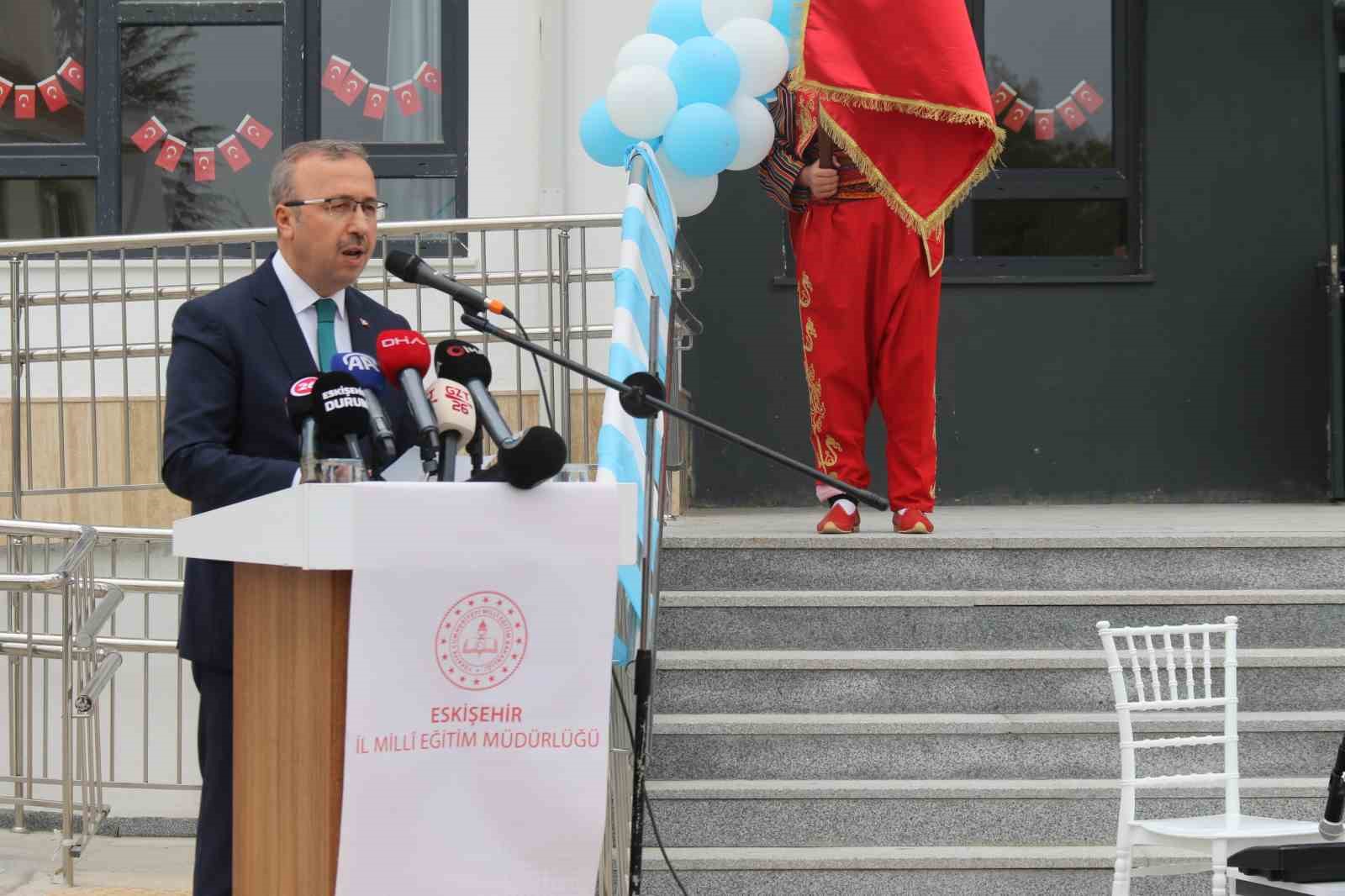 Eskişehir&rsquo;de son 2 yıl i&ccedil;erisinde 23 yeni okul yapıldı, 12 okul inşaatı ise devam ediyor
