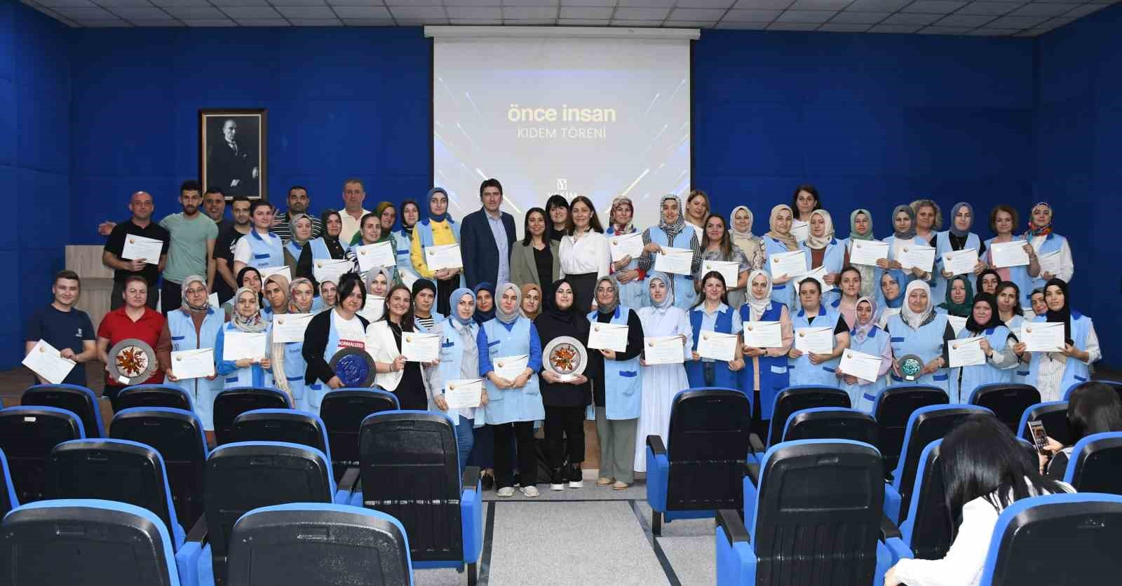 Yeşim&rsquo;de emekler onurlandırıldı
