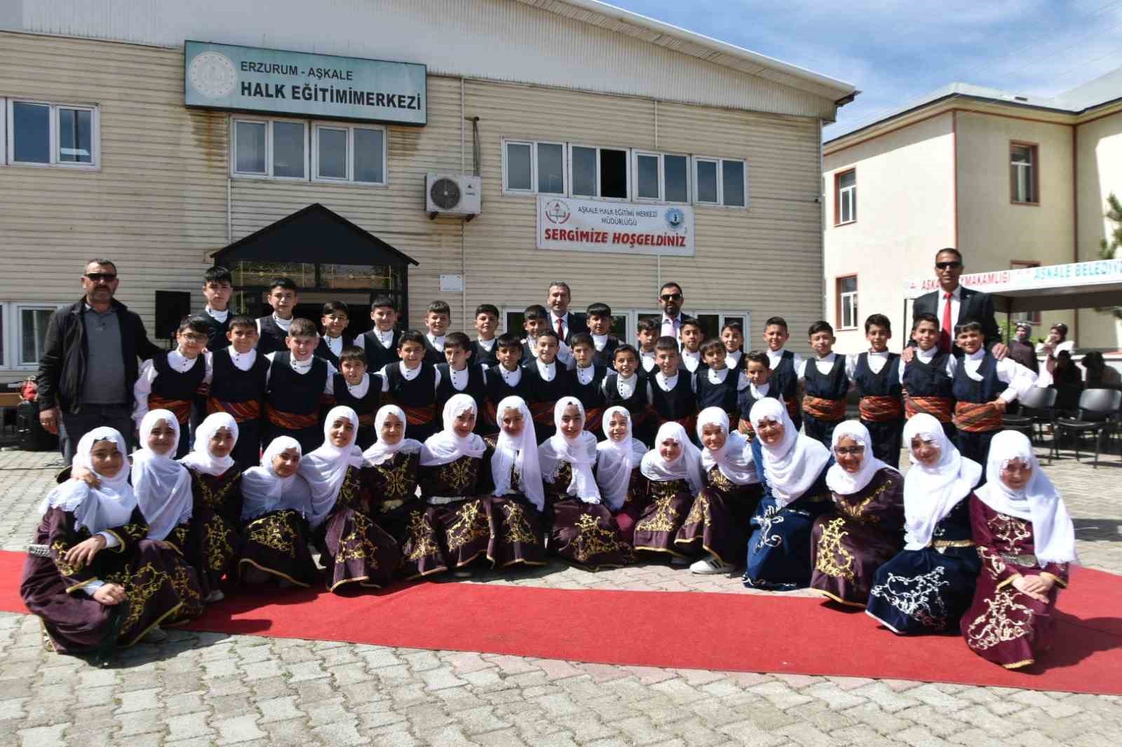 Aşkale’de ’Hayat Boyu Öğrenme Haftası’ etkinlikleri kapsamında yılsonu sergisi açıldı