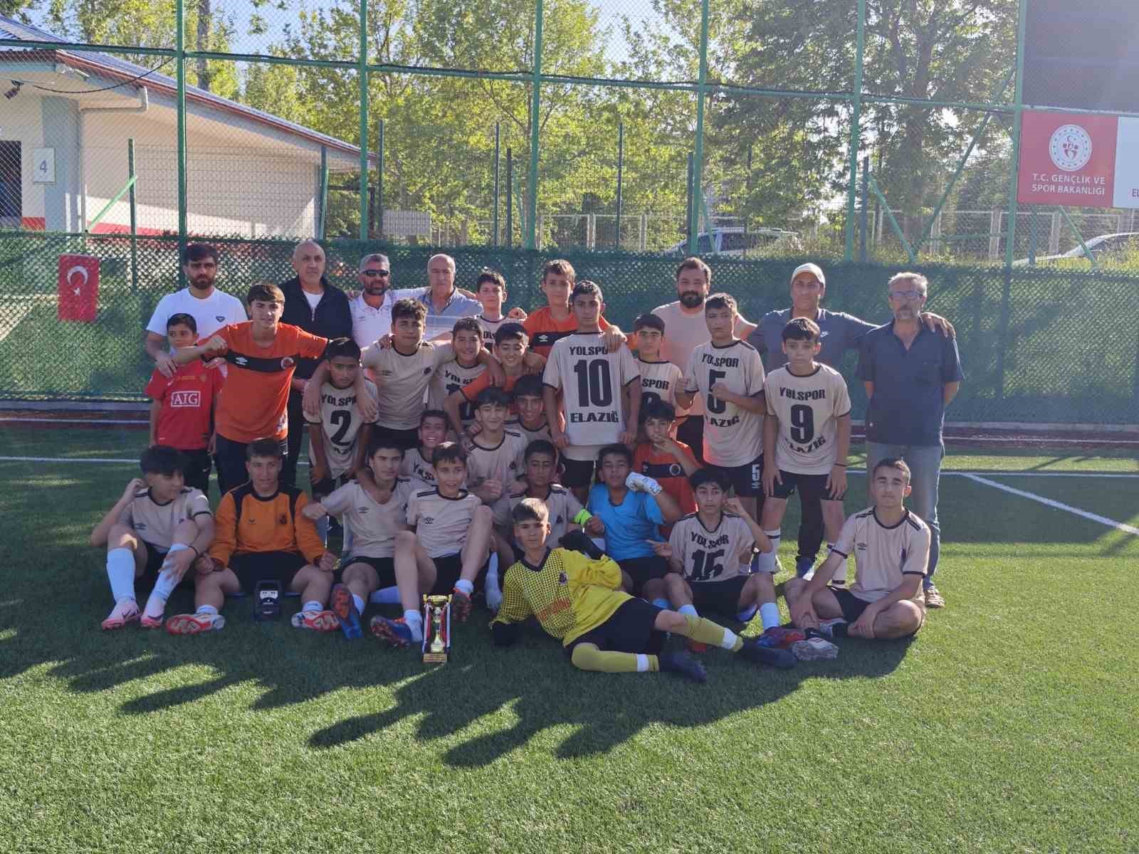 U13’te şampiyon Elazığ Yolspor