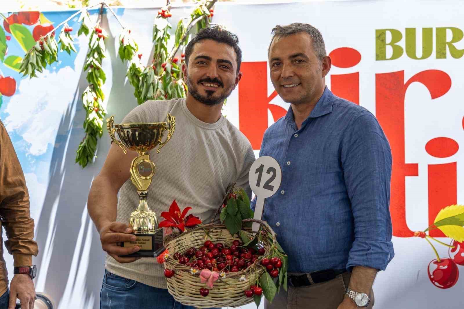 Burmahan’da ilk kez kiraz festivali düzenlendi