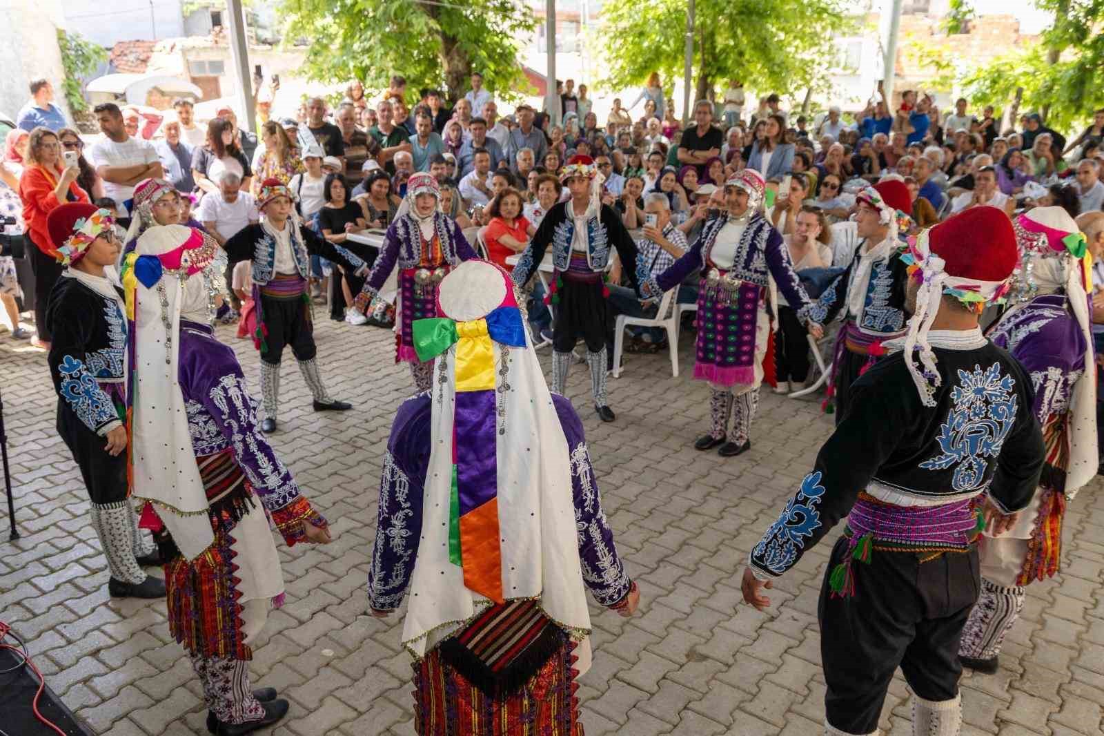 Burmahan&rsquo;da ilk kez kiraz festivali d&uuml;zenlendi
