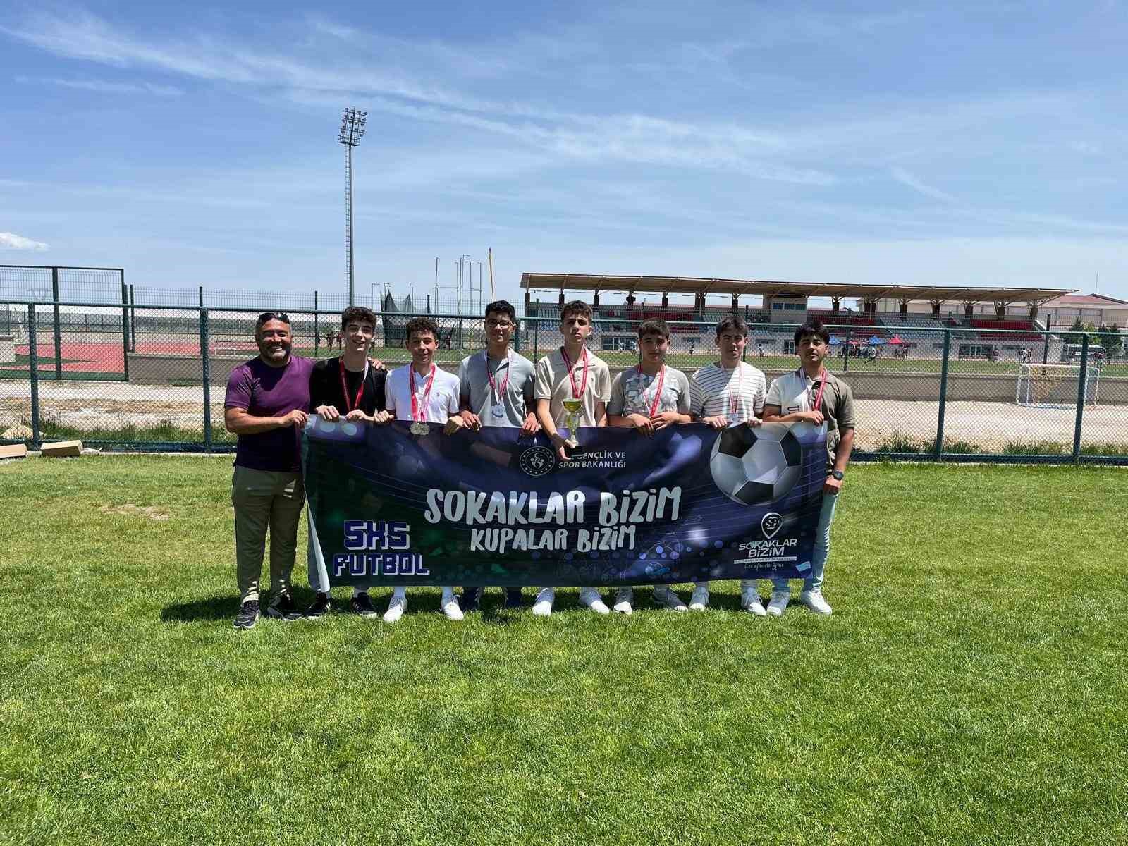 ’Sokaklar Bizim’ futbol müsabakaları tamamlandı