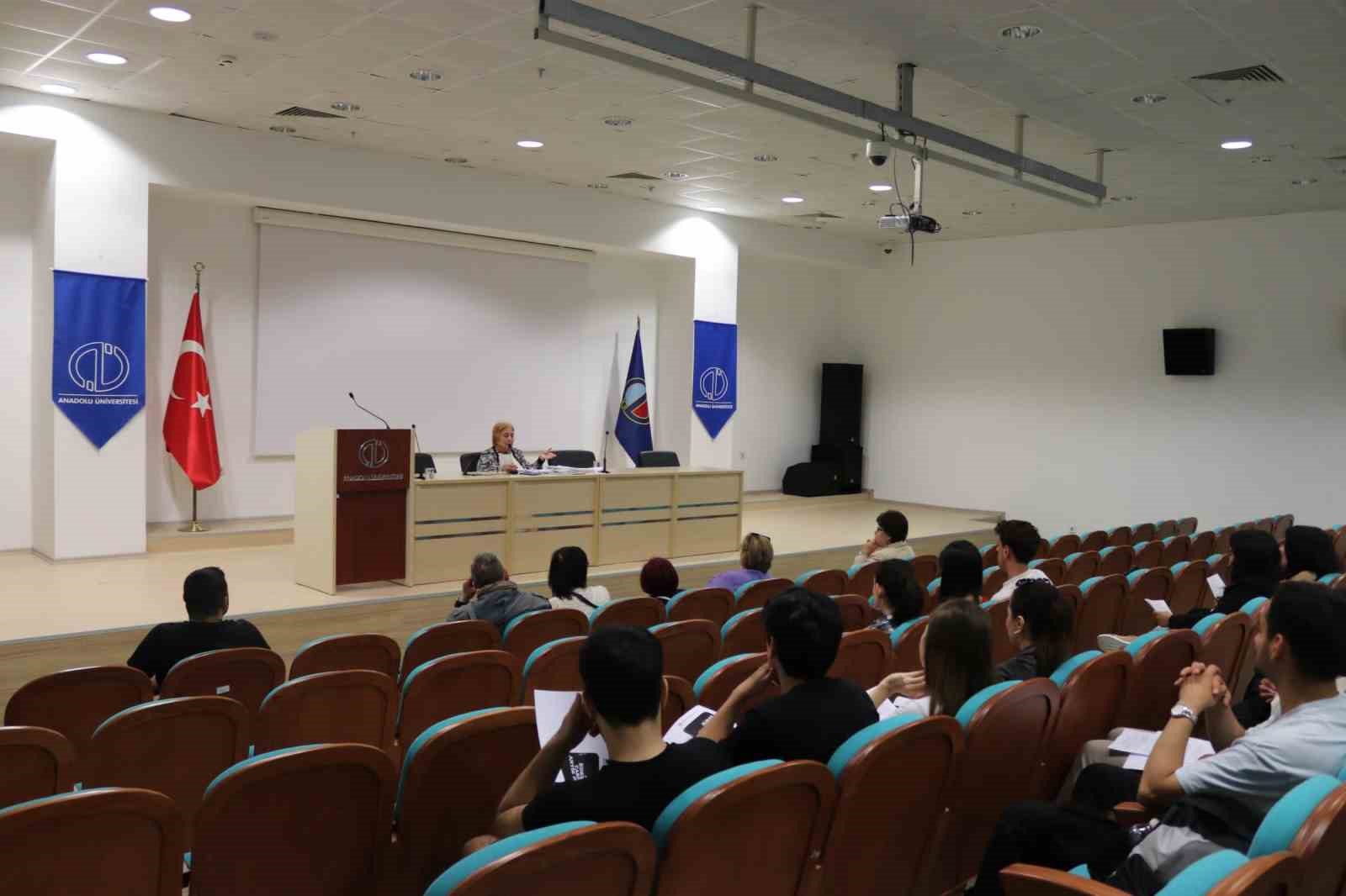 Prof. Dr. Onural, Goethe ve Kafka konferansları ile Eğitim Fakültesine konuk oldu