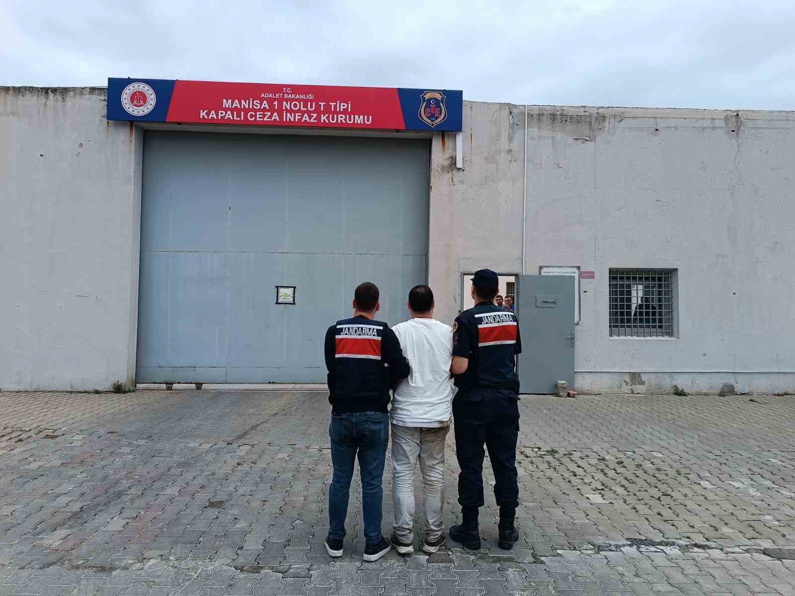 Kimliğini gizlemeye çalışan cinayet zanlısı jandarmanın dikkatinden kaçamadı