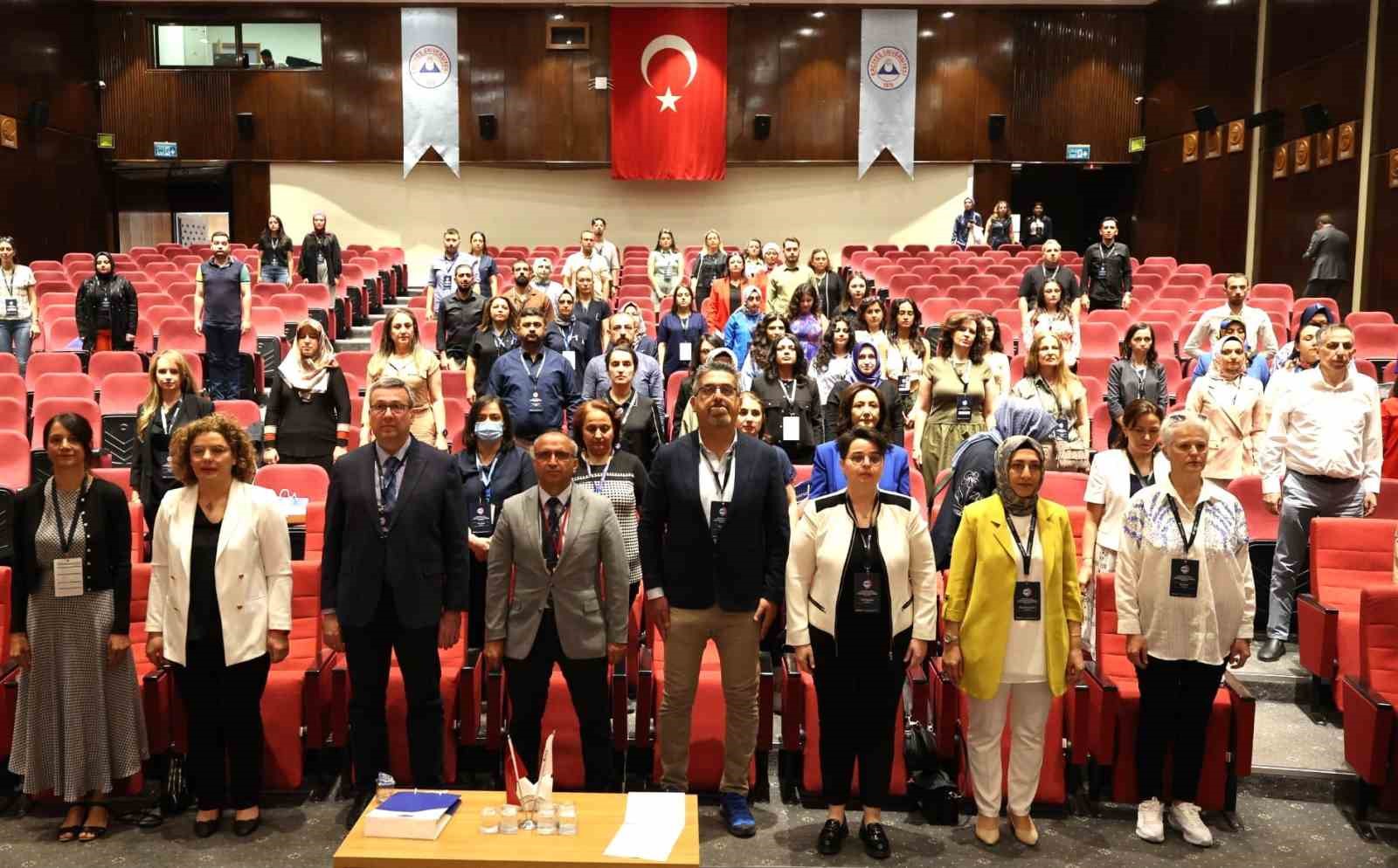 ERÜ’de, "Temiz Ellerden Temiz Hastanelere" Sempozyumu gerçekleştirildi