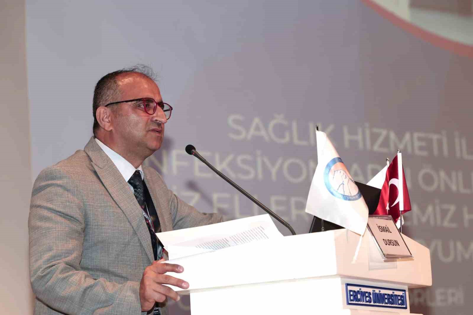 ER&Uuml;&rsquo;de, "Temiz Ellerden Temiz Hastanelere" Sempozyumu ger&ccedil;ekleştirildi
