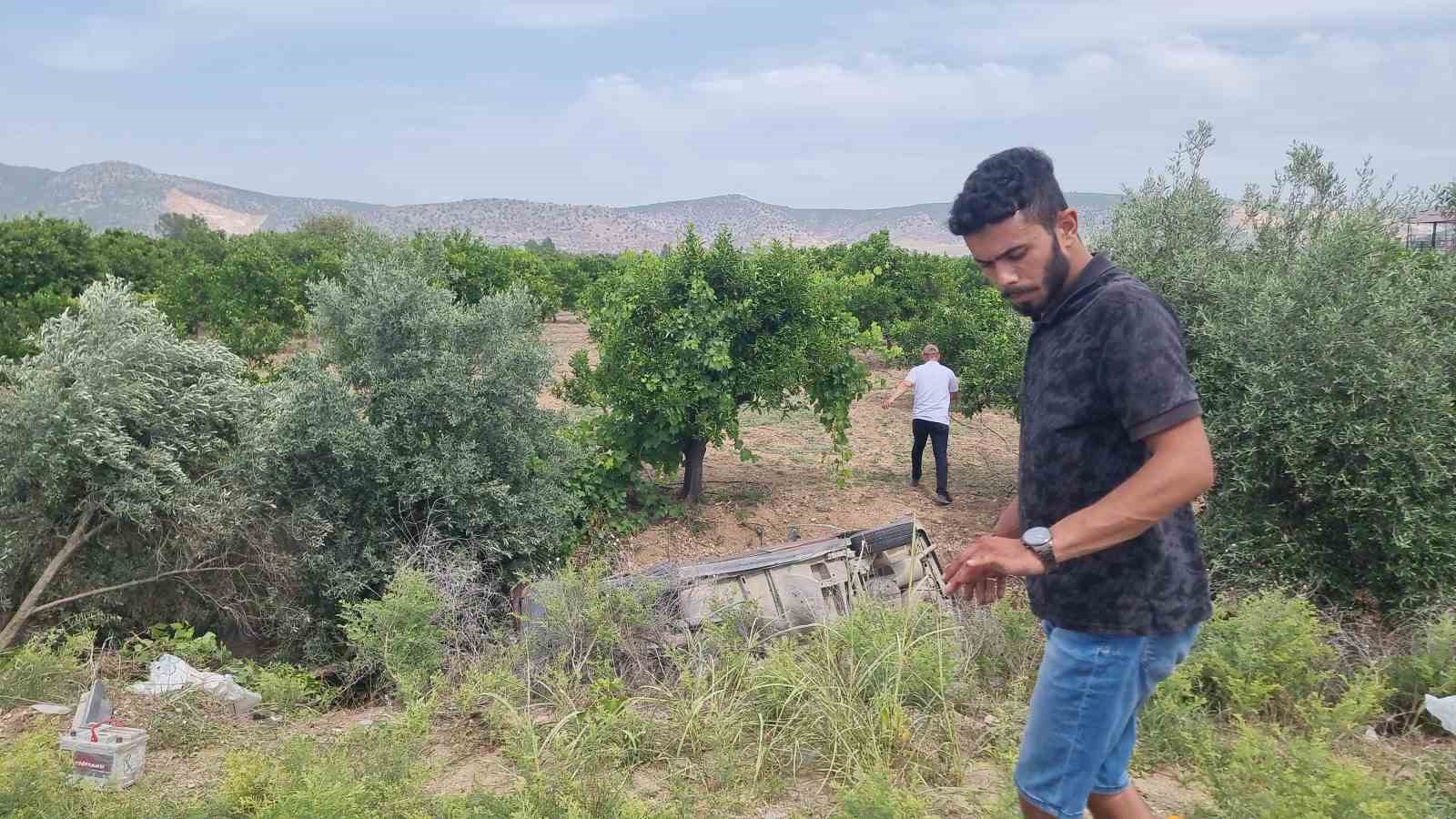 Ağa&ccedil; ve emniyet kemeri hayat kurtardı: Takla atan otomobilde burnu bile kanamadı
