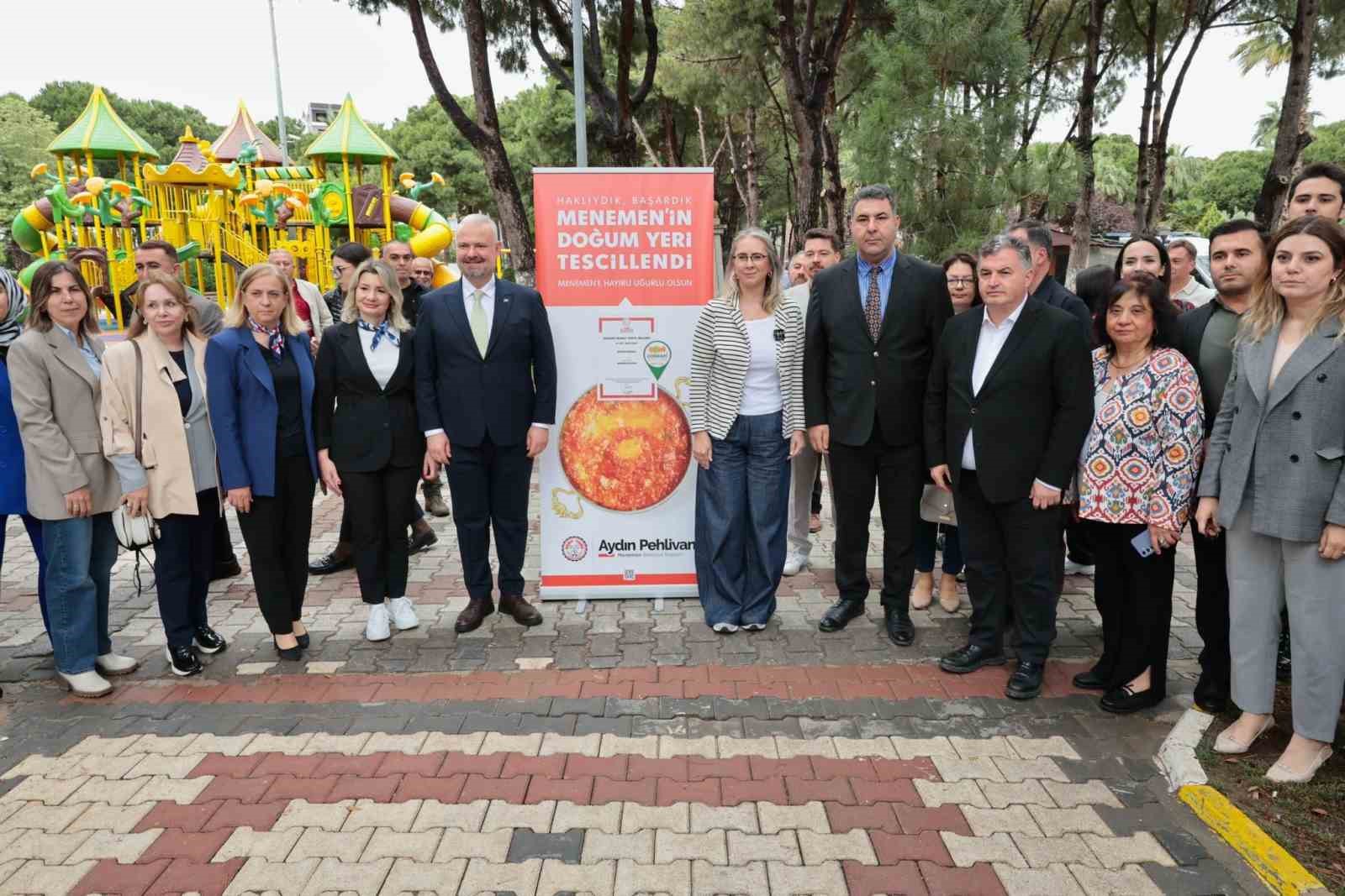 Menemen&rsquo;de, T&uuml;rk Mutfağı Haftası&rsquo;nda Menemen pişirildi
