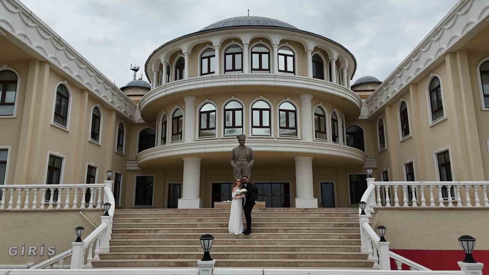 Edirne’de çiftler "25.05.25" tarihinde nikah masasında yoğunluk oluşturdu