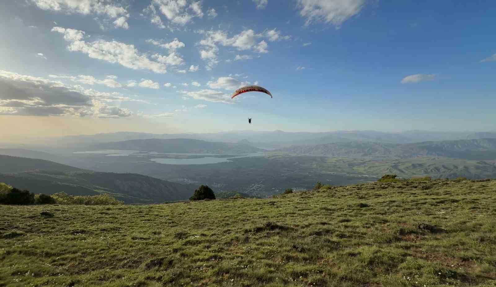 Akıncılar&rsquo;da yama&ccedil; paraş&uuml;t&uuml; u&ccedil;uşları başladı
