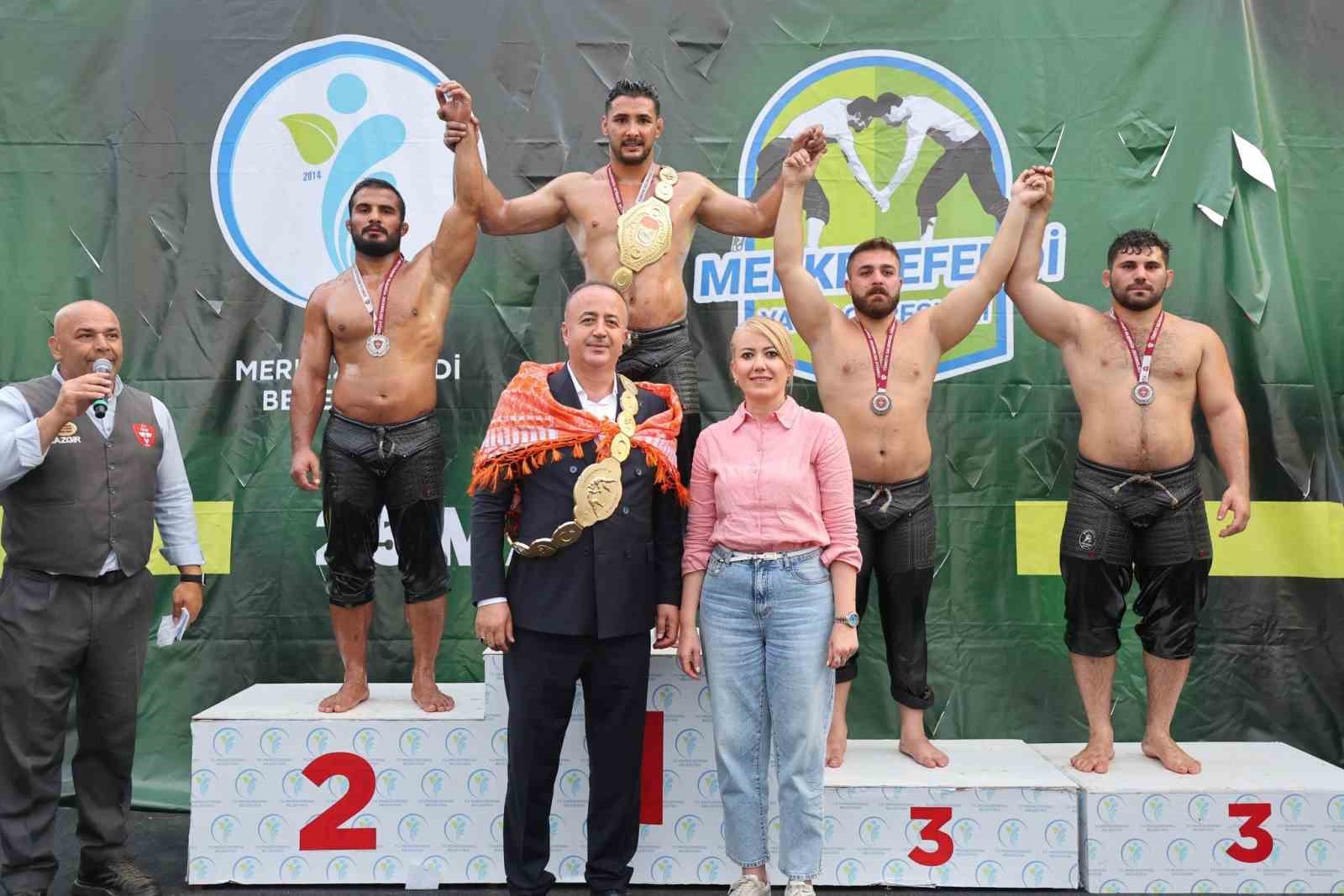 Merkezefendi&rsquo;de başpehlivan Mustafa Taş oldu
