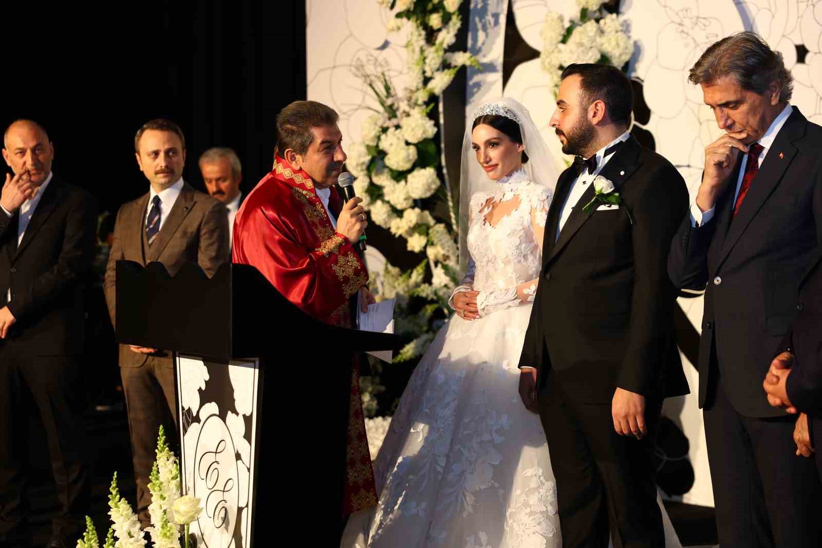 ‘Aile Yılı’na Anlamlı Katkı:  Esenler’de nikah ücretleri kaldırıldı