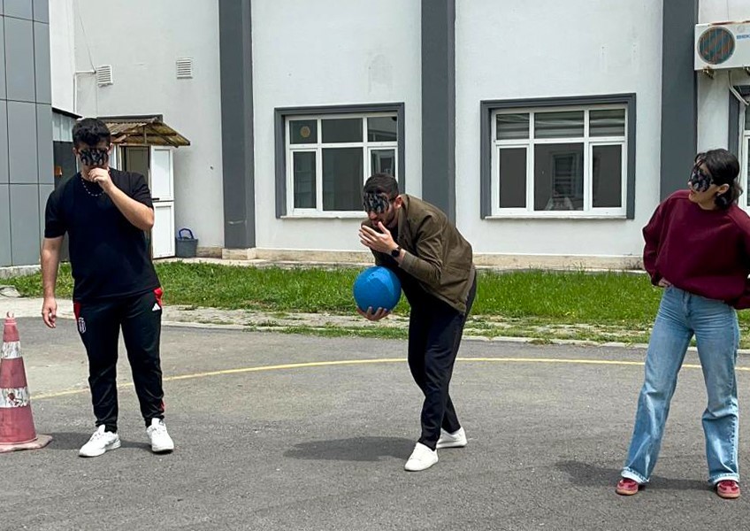 Engelli bireylerin yaşadığı zorluklara dikkat çektiler
