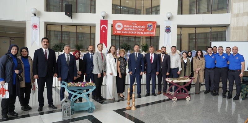 Bakırk&ouml;y Adliyesi&rsquo;nde tutuklu ve h&uuml;k&uuml;ml&uuml;lerin el &uuml;r&uuml;nleri sergisi a&ccedil;ıldı
