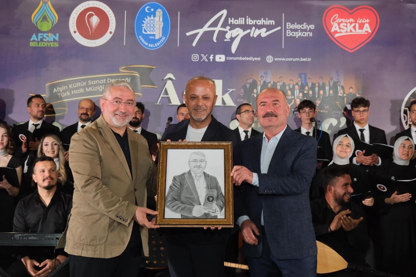 &Ccedil;orum&rsquo;da Aşık Mahzuni Şerif t&uuml;rk&uuml;lerle anıldı
