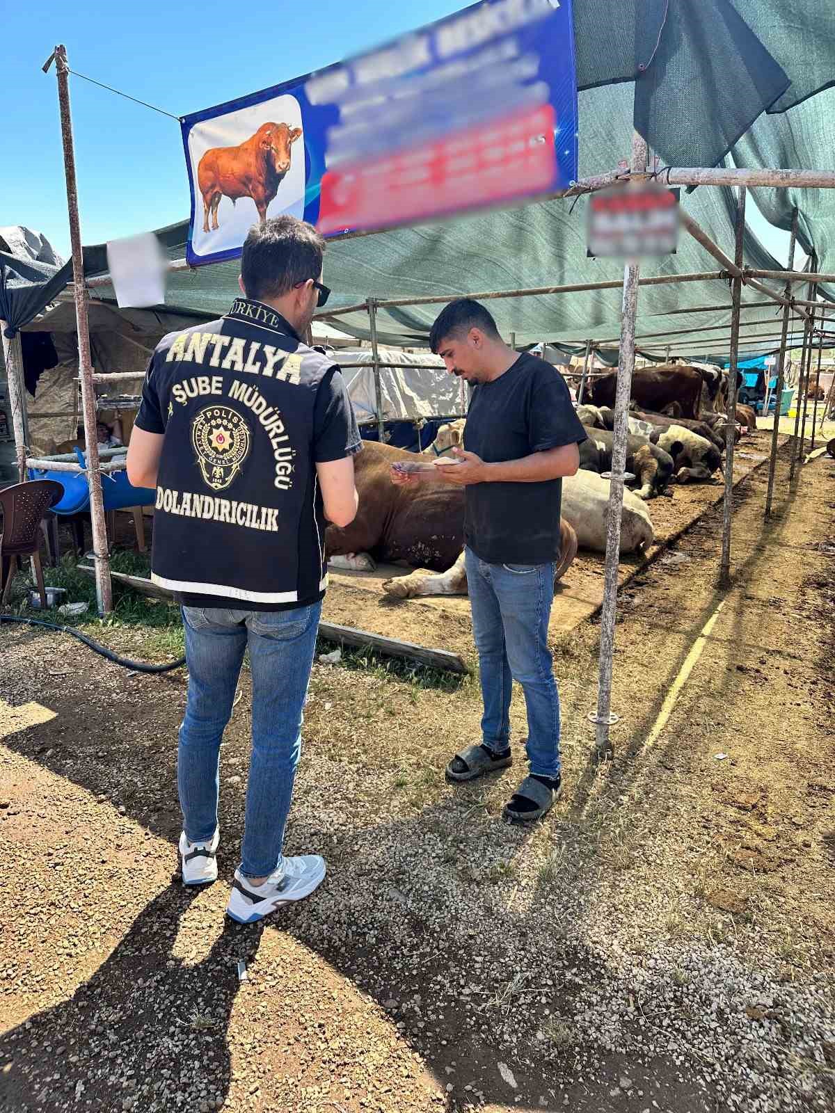 Antalya&rsquo;da kurban pazarlarında dolandırıcılık ve hırsızlık uyarısı
