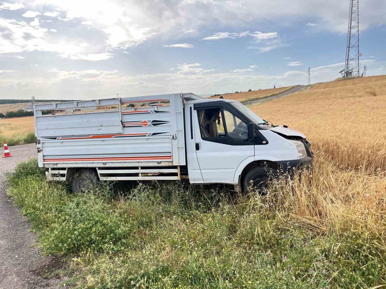 Besni&rsquo;de trafik kazası: 3 yaralı
