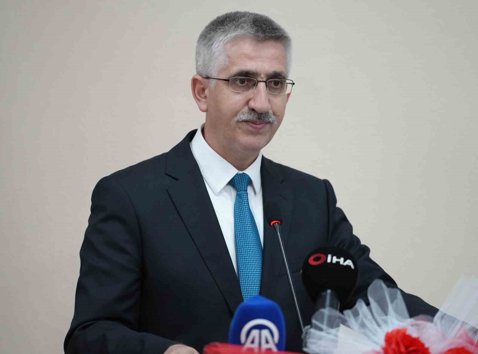 Milli Eğitim Bakan Yardımcısı’ndan öğretmenlere "yabancı dil" uyarısı: "Sınıfa adımını atar atmaz, öğrettiği dili konuşmalı"