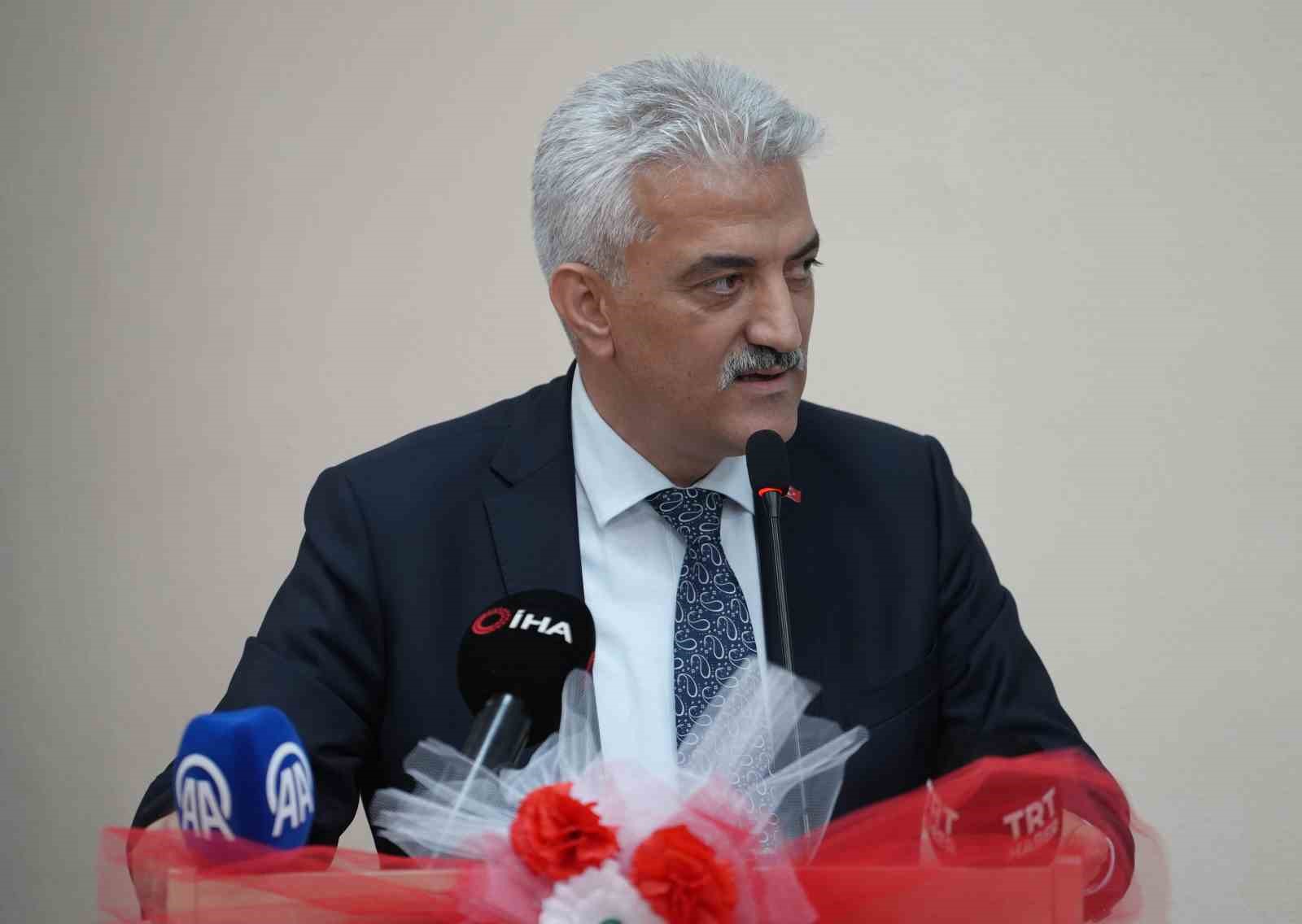 Milli Eğitim Bakan Yardımcısı&rsquo;ndan &ouml;ğretmenlere "yabancı dil" uyarısı: "Sınıfa adımını atar atmaz, &ouml;ğrettiği dili konuşmalı"
