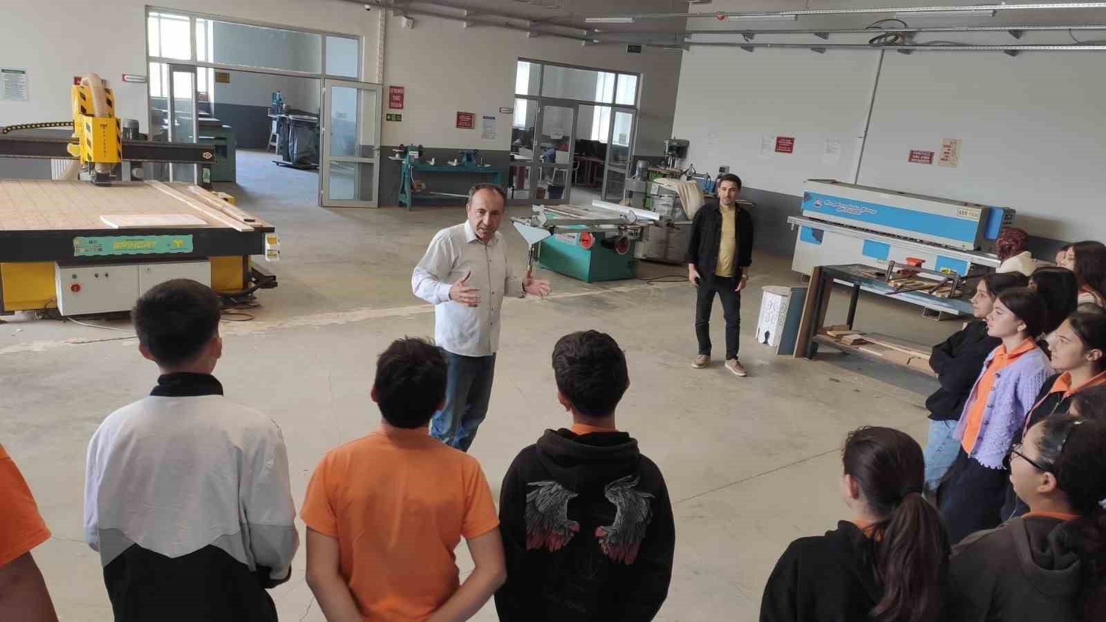 Ortaokul öğrencilerinden teknik gezi