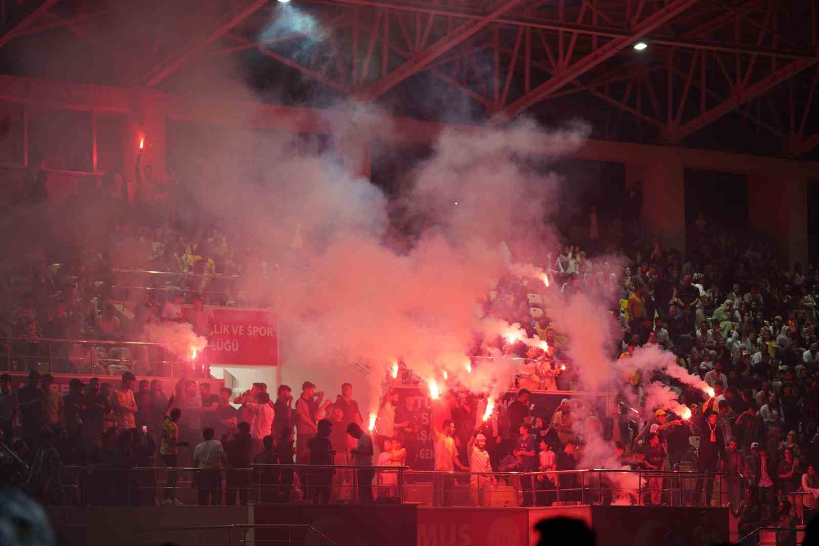 Muşspor, şampiyonluğunu coşkuyla kutladı