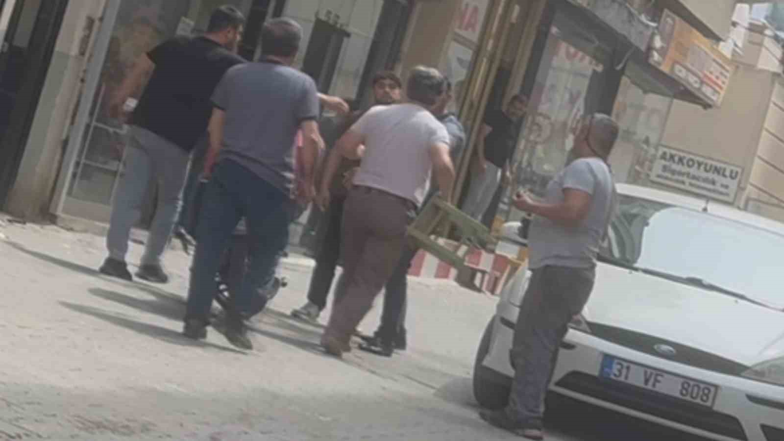 ’Hayırdır ya’ diyerek başlanan tabureli tartışma kamerada