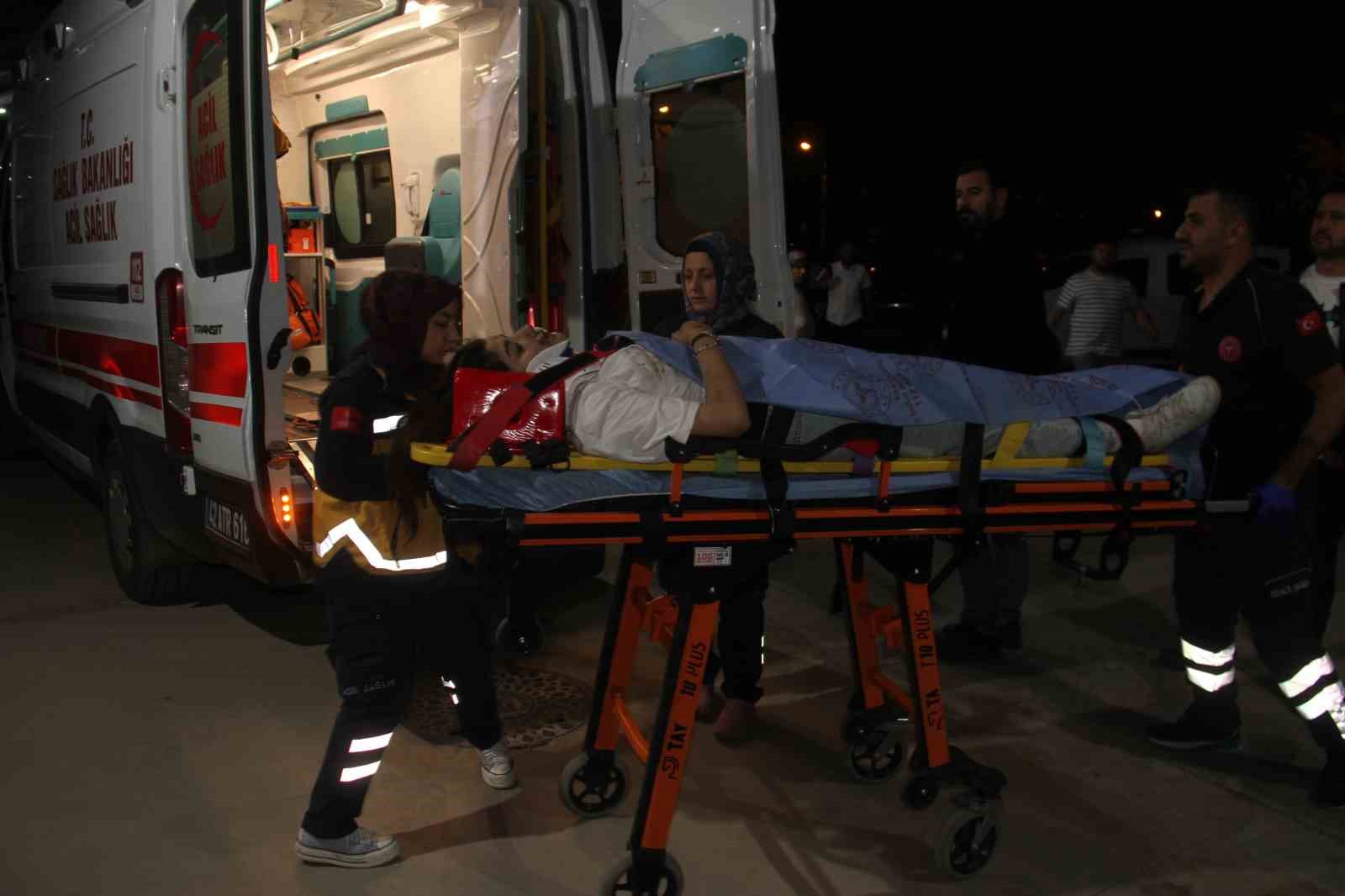 Konya&rsquo;da elektrikli golf aracı ile otomobil &ccedil;arpıştı: 3 yaralı
