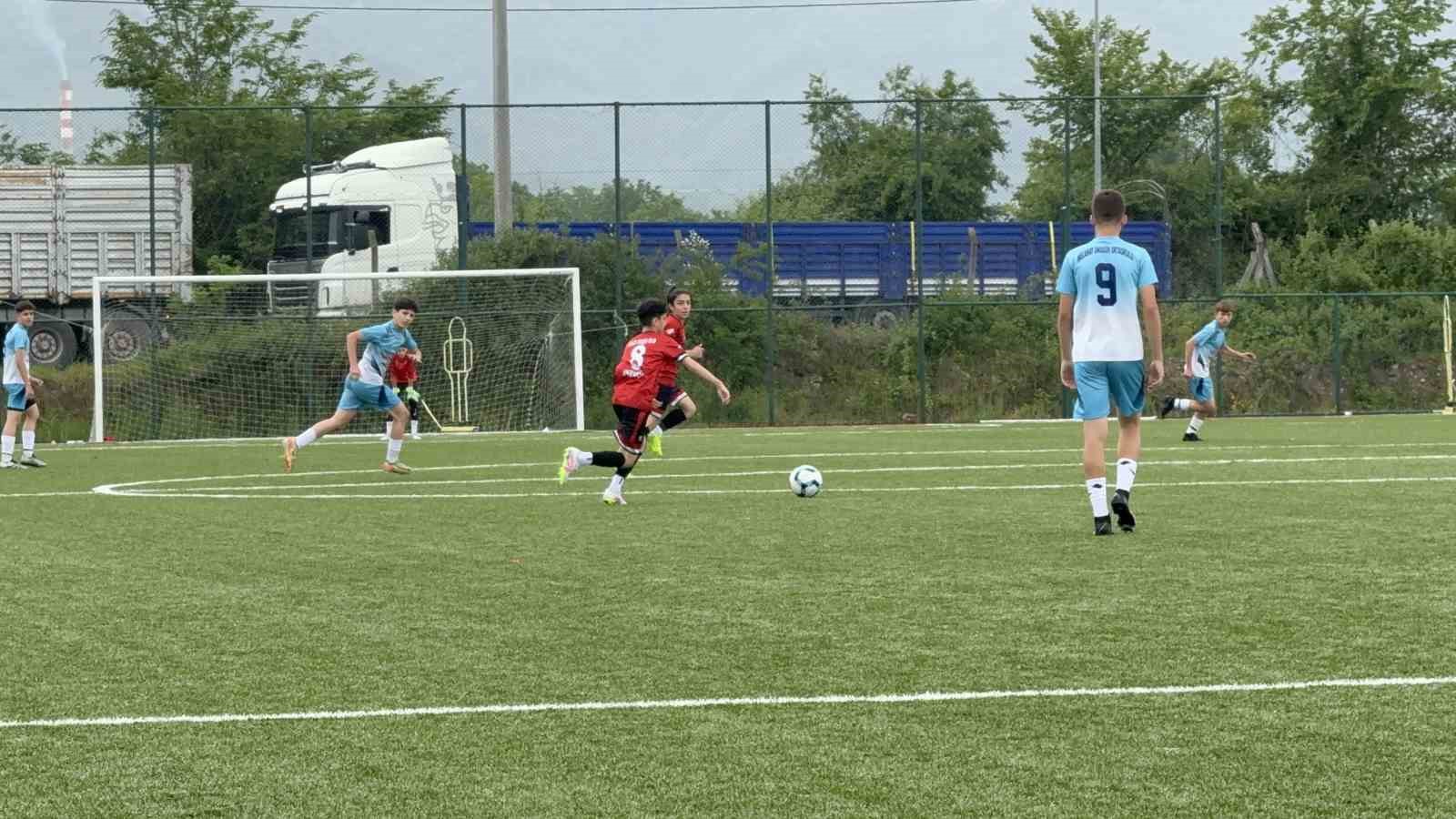 Yıldızlar Futbol T&uuml;rkiye Şampiyonası D&uuml;zce&rsquo;de başladı
