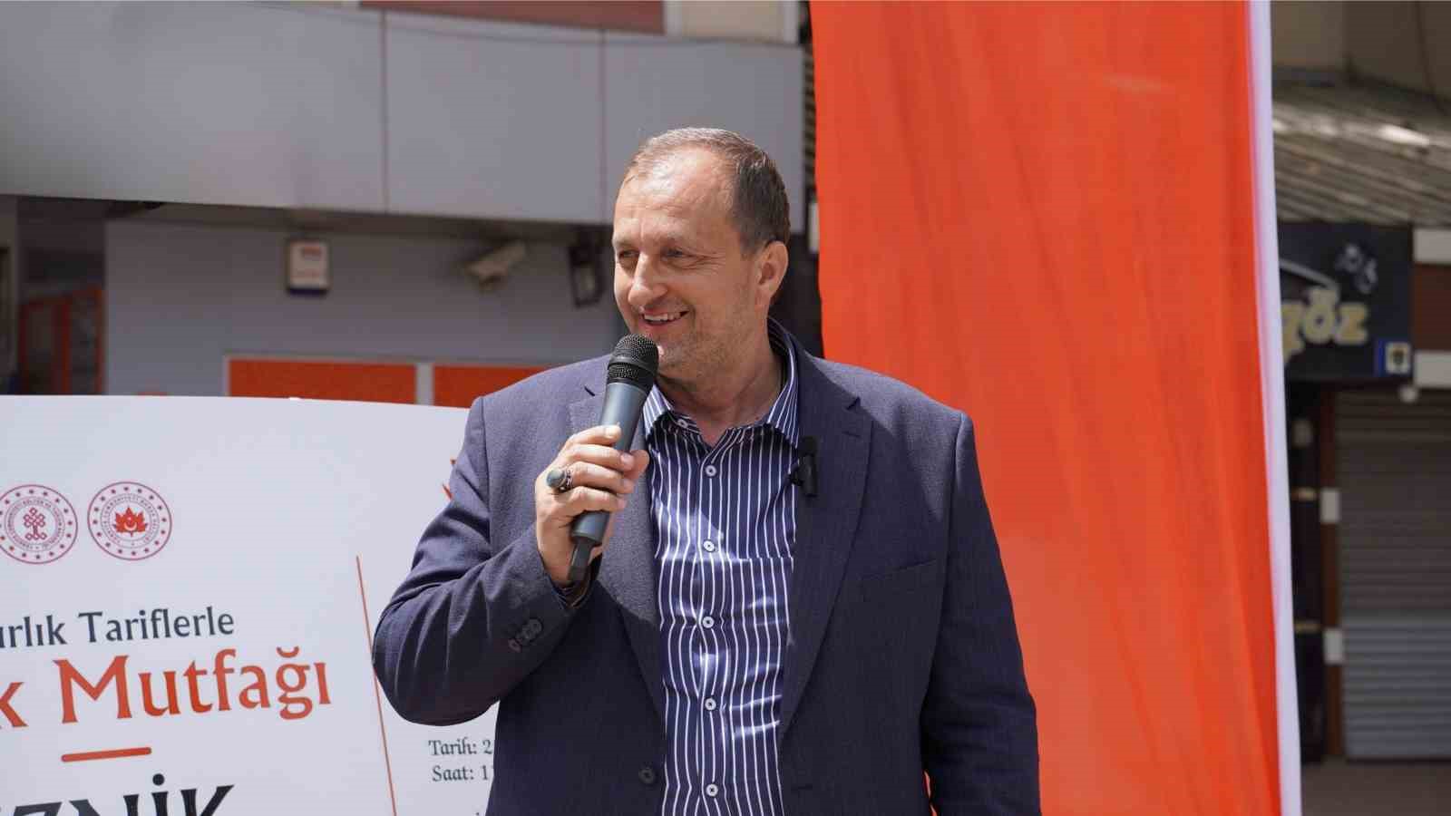 İznik&rsquo;te "G&ouml;&ccedil;&uuml;p Konan Lezzetler" sergilendi
